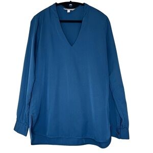 Banana Republic V neck top